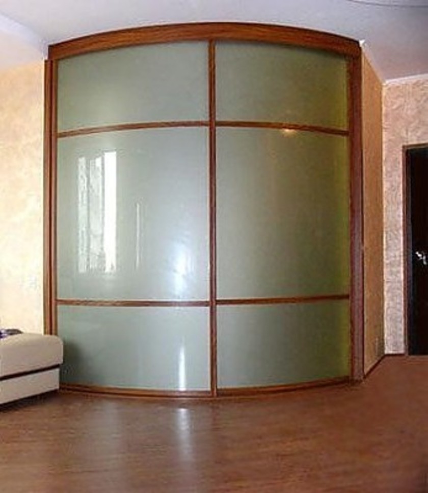 Встроенный шкаф купе радиусный в классическом стиле Новосибирск