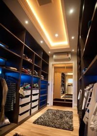 Большая открытая гардеробная комната с комбинированным наполнением Новосибирск
